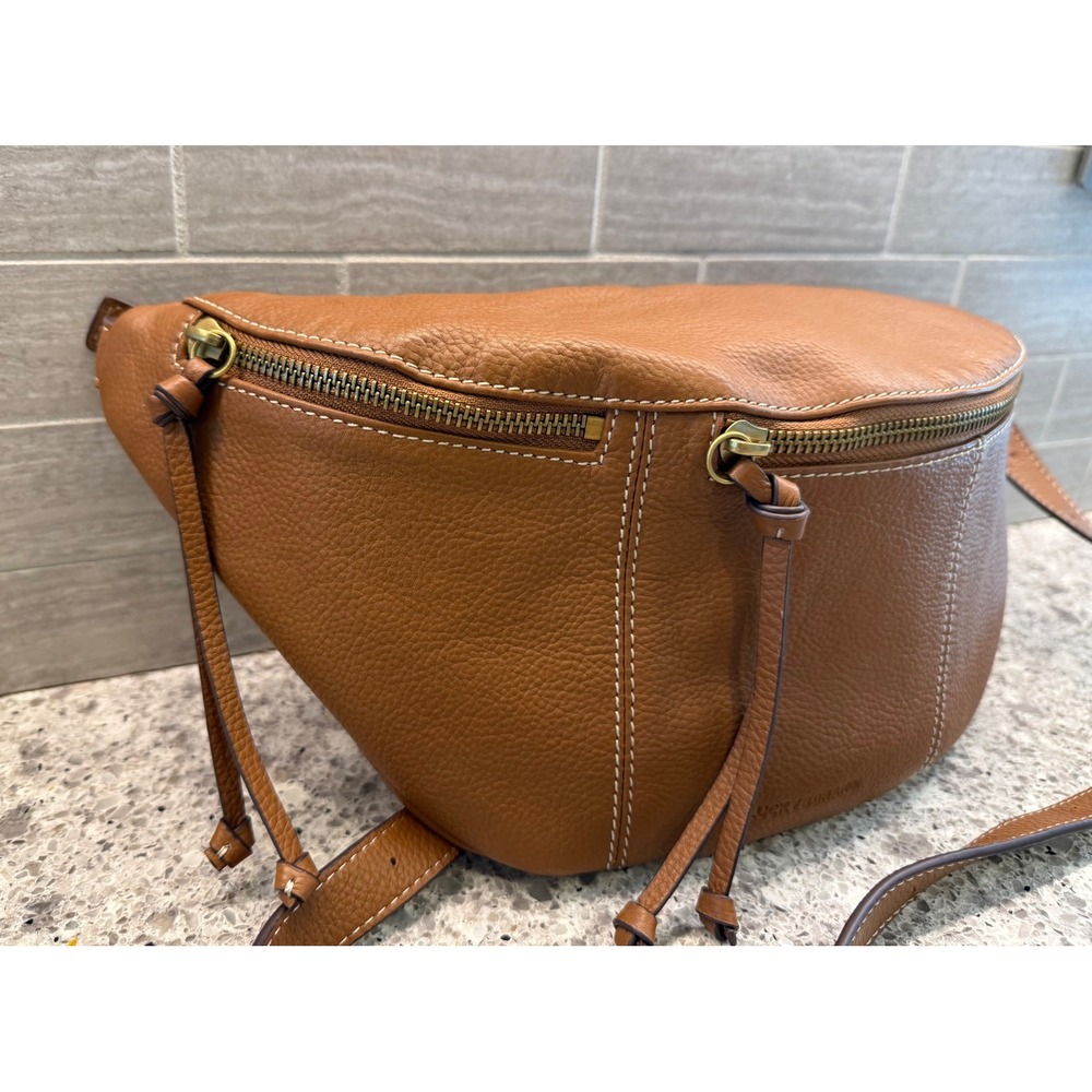 Lucky Brand 100% Leather Feyy Camel Sling Bag Crossbody Daypack/Travel Small - Picture 3 of 7
